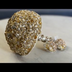 Gold & Ivory Brooch Bouquet